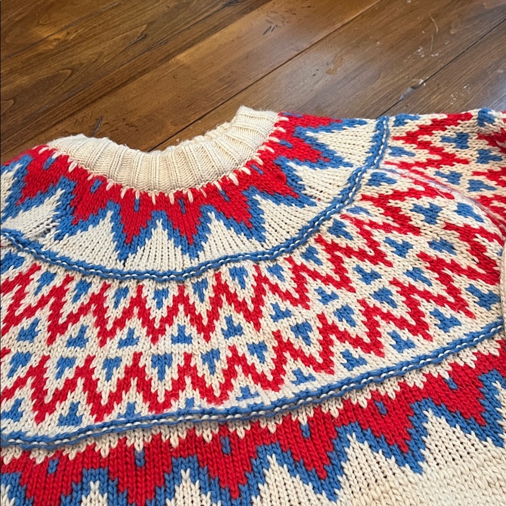 H&M Cream Sweater with Red and Blue Pattern - Picture 4 of 10